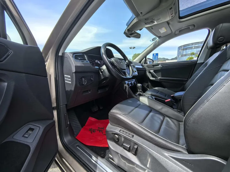 Volkswagen Tiguan 2017 330TSI Four-wheel drive Chuangrui type exterior photo 4 Volkswagen Tiguan 2017 330TSI Four-wheel drive Chuangrui type exterior photo 4
