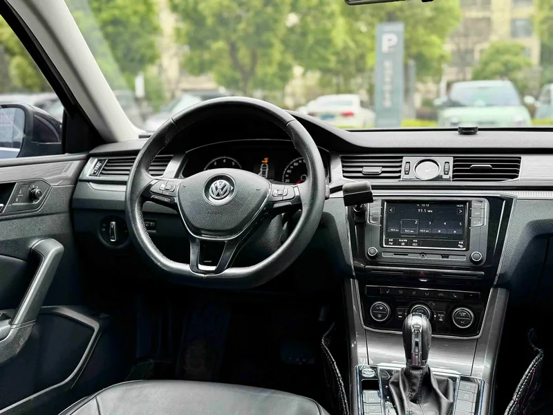 Volkswagen Passat 2017 280TSI DSG Honor Edition interior photo 11 Volkswagen Passat 2017 280TSI DSG Honor Edition interior photo 11