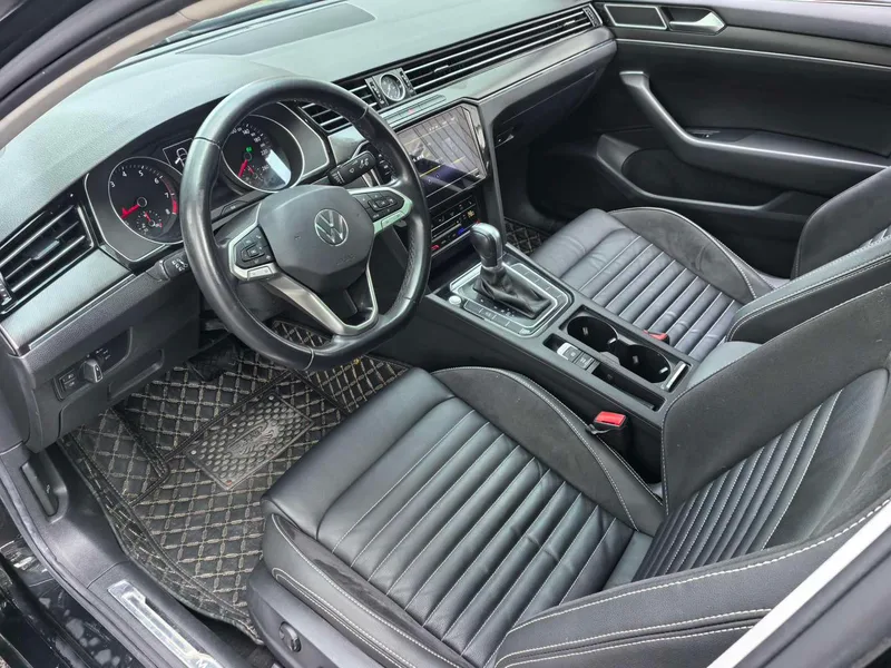 Volkswagen Magotan 2021 330TSI DSG 30 Édition anniversaire extérieur photo 4 Volkswagen Magotan 2021 330TSI DSG 30 Édition anniversaire extérieur photo 4