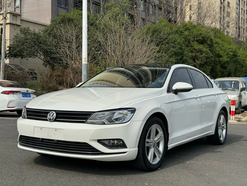 Volkswagen Lamando 2018 280TSI DSG Comfort Edition exterior photo 1 Volkswagen Lamando 2018 280TSI DSG Comfort Edition exterior photo 1