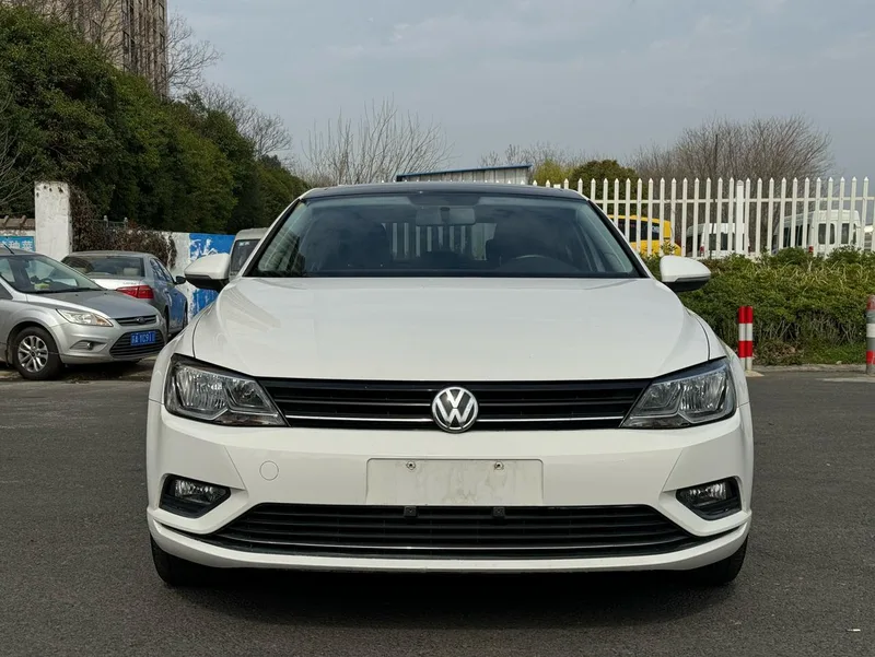 Volkswagen Lamando 2018 280TSI DSG Comfort Edition exterior photo 2 Volkswagen Lamando 2018 280TSI DSG Comfort Edition exterior photo 2