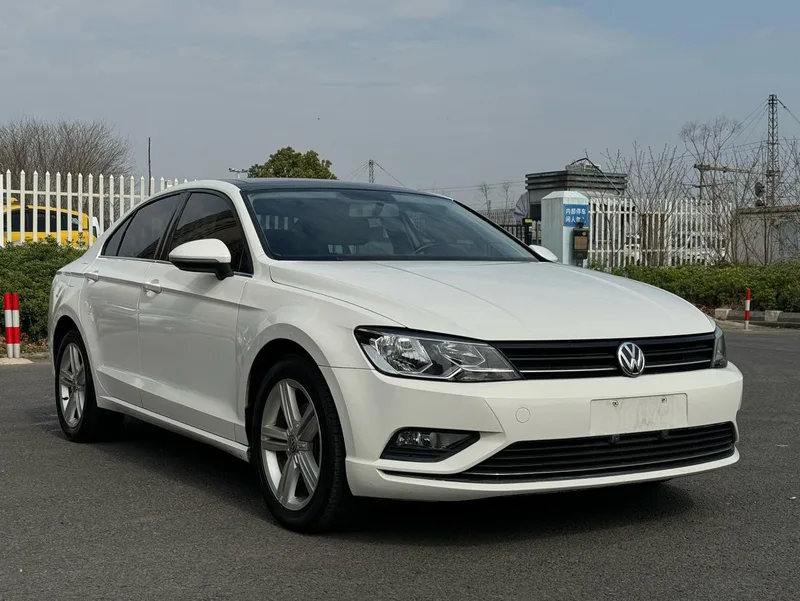 Volkswagen Lamando 2018 280TSI DSG Comfort Edition exterior photo 3 Volkswagen Lamando 2018 280TSI DSG Comfort Edition exterior photo 3