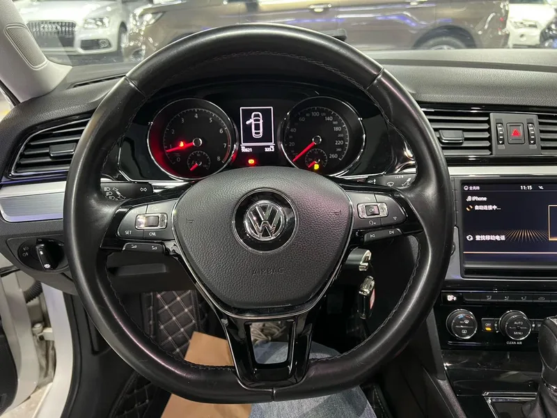Volkswagen Lamando 2018 280TSI DSG Comfort Edition interior photo 14 Volkswagen Lamando 2018 280TSI DSG Comfort Edition interior photo 14