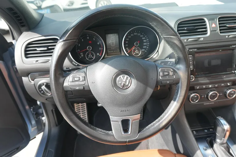 Volkswagen Golf 2012 1.4TSI Deluxe Convertible Edition exterior photo 7 Volkswagen Golf 2012 1.4TSI Deluxe Convertible Edition exterior photo 7