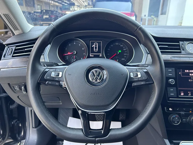 Volkswagen Magotan 2019 330TSI DSG Luxury type China V exterior photo 5 Volkswagen Magotan 2019 330TSI DSG Luxury type China V exterior photo 5