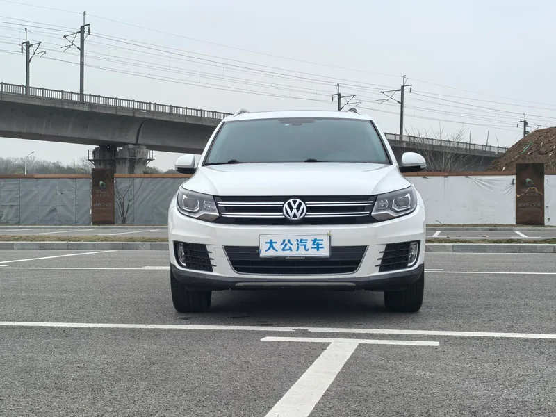 Volkswagen Tiguan 2016 300TSI Automatic four-wheel drive deluxe edition exterior photo 2 Volkswagen Tiguan 2016 300TSI Automatic four-wheel drive deluxe edition exterior photo 2