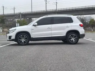 Volkswagen Tiguan 2016 300TSI Automatic four-wheel drive deluxe edition exterior photo 3 Volkswagen Tiguan 2016 300TSI Automatic four-wheel drive deluxe edition exterior photo 3