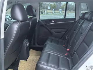 Volkswagen Tiguan 2016 300TSI Automatic four-wheel drive deluxe edition interior photo 9 Volkswagen Tiguan 2016 300TSI Automatic four-wheel drive deluxe edition interior photo 9