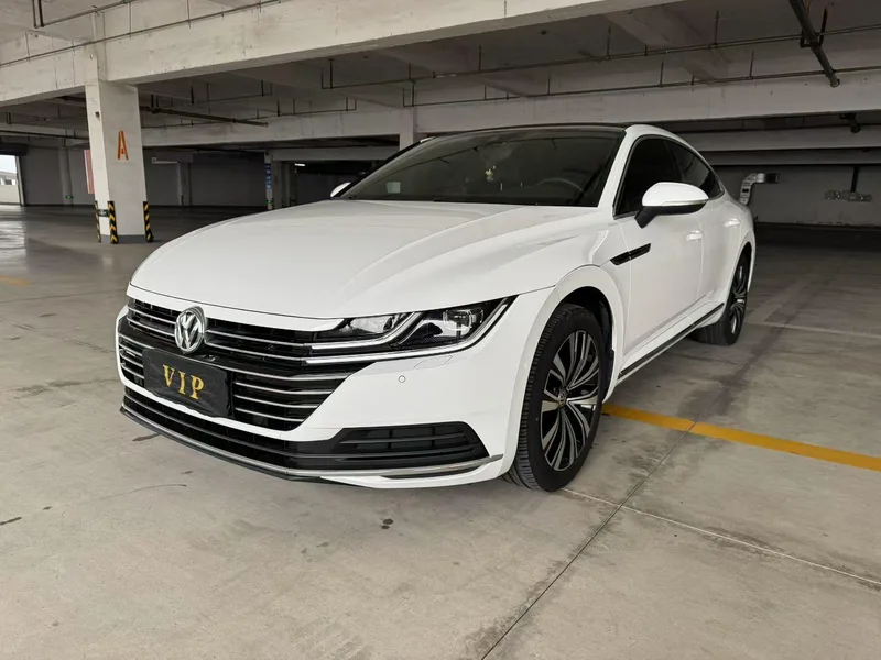 Volkswagen CC 2020 330TSI Version glamour État VI extérieur photo 1 Volkswagen CC 2020 330TSI Version glamour État VI extérieur photo 1