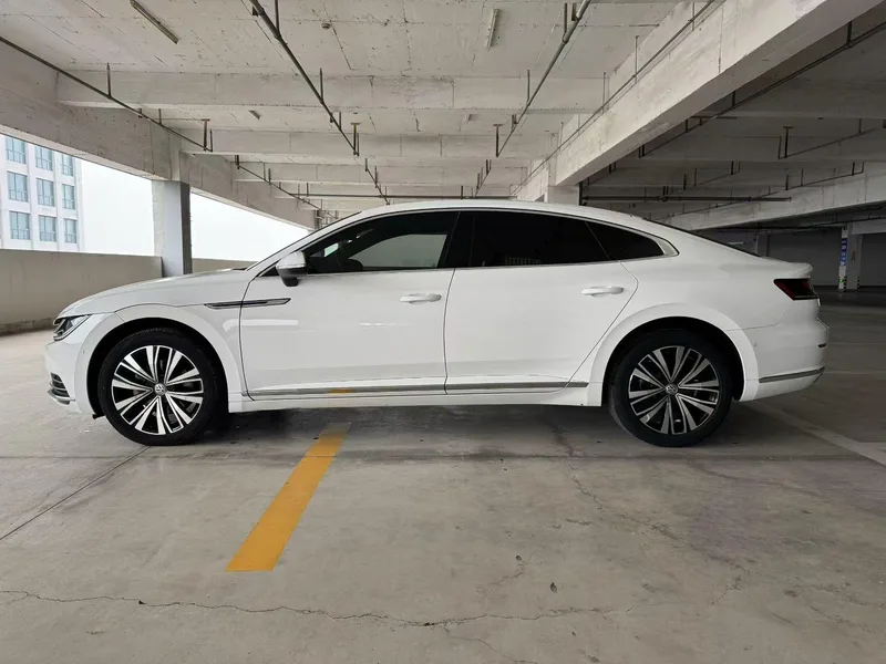 Volkswagen CC 2020 330TSI Version glamour État VI extérieur photo 5 Volkswagen CC 2020 330TSI Version glamour État VI extérieur photo 5