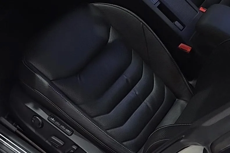 Volkswagen CC 2020 330TSI Version glamour État VI intérieur photo 10 Volkswagen CC 2020 330TSI Version glamour État VI intérieur photo 10