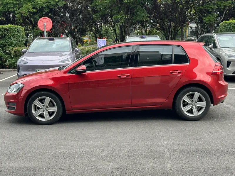 Volkswagen Golf 2014 1.4TSI Automatic Comfort Type exterior photo 4 Volkswagen Golf 2014 1.4TSI Automatic Comfort Type exterior photo 4