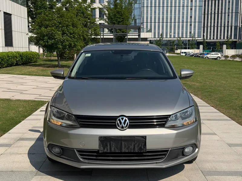 Volkswagen Sagitar 2015 1.6L Automatic Comfort Type exterior photo 2 Volkswagen Sagitar 2015 1.6L Automatic Comfort Type exterior photo 2