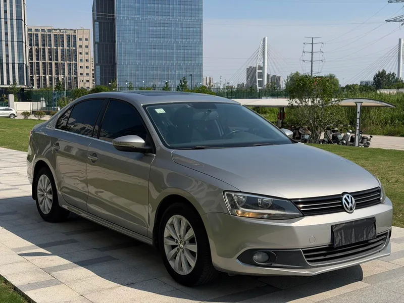 Volkswagen Sagitar 2015 1.6L Automatic Comfort Type exterior photo 3 Volkswagen Sagitar 2015 1.6L Automatic Comfort Type exterior photo 3