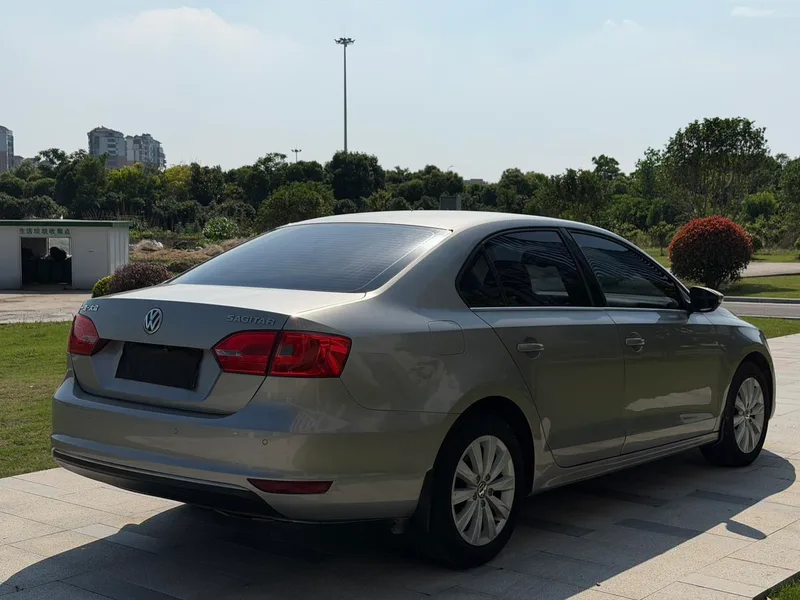 Volkswagen Sagitar 2015 1.6L Automatic Comfort Type exterior photo 6 Volkswagen Sagitar 2015 1.6L Automatic Comfort Type exterior photo 6