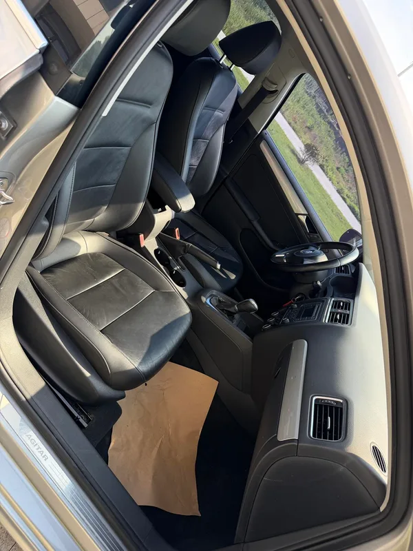 Volkswagen Sagitar 2015 1.6L Automatic Comfort Type interior photo 11 Volkswagen Sagitar 2015 1.6L Automatic Comfort Type interior photo 11