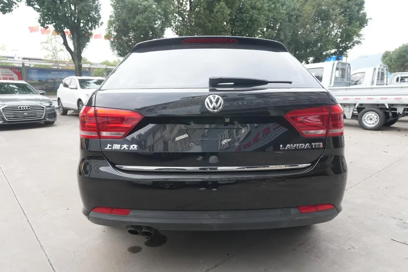 Volkswagen Gran Lavida 2013 1.4TSI Automatic Comfort Type interior photo 15 Volkswagen Gran Lavida 2013 1.4TSI Automatic Comfort Type interior photo 15