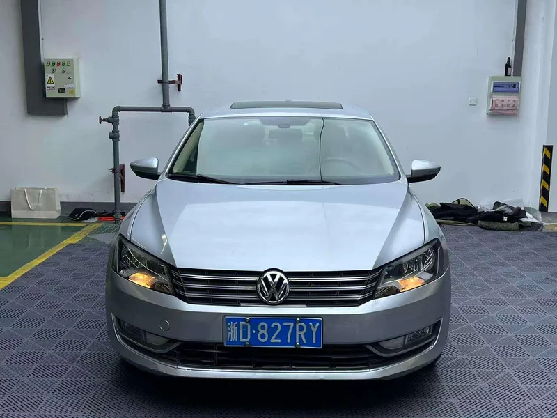 Volkswagen Passat 2011 1.8TSI Auto Honor Edition exterior photo 2