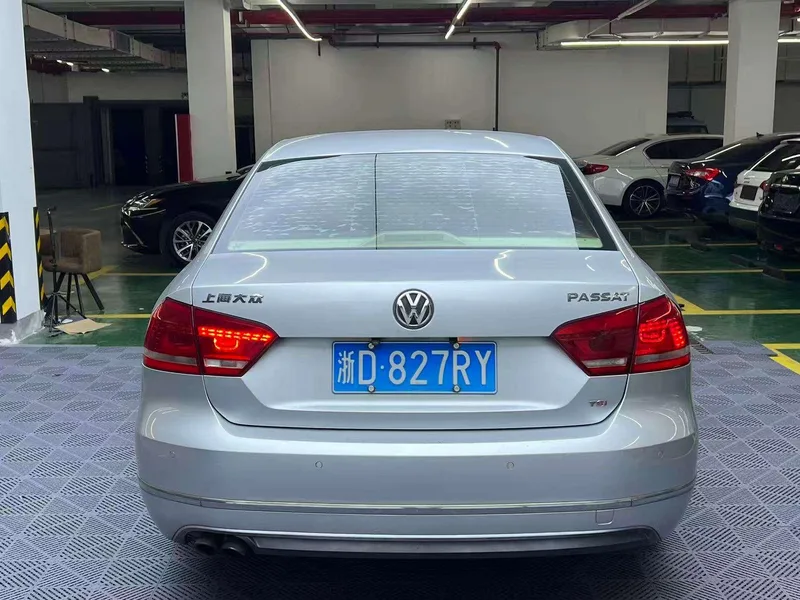 Volkswagen Passat 2011 1.8TSI Auto Honor Edition exterior photo 5