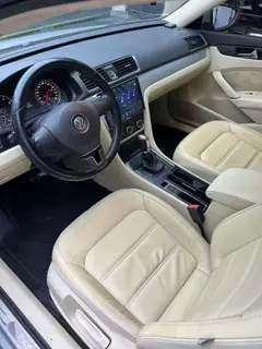 Volkswagen Passat 2011 1.8TSI Auto Honor Edition interior photo 7