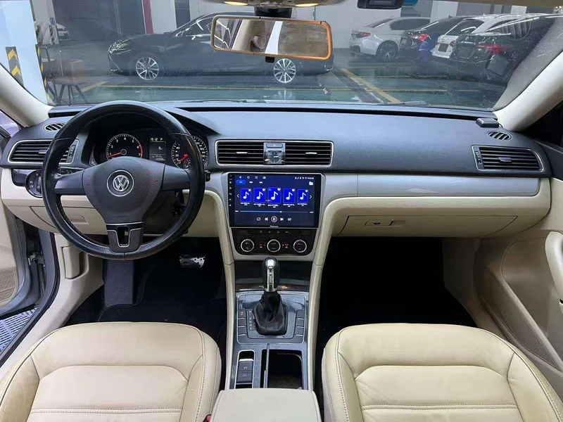 Volkswagen Passat 2011 1.8TSI Auto Honor Edition interior photo 10