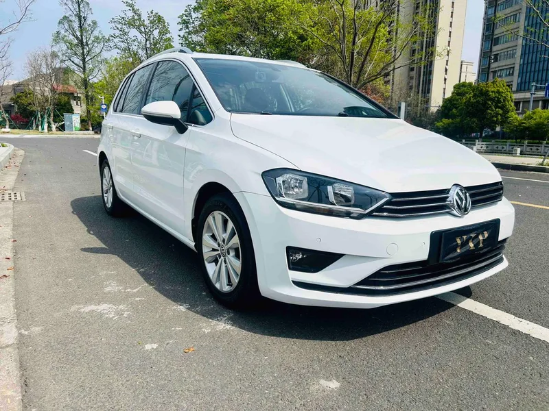 Volkswagen Golf Sportsvan 2018 230TSI automatic aggressive type exterior photo 3 Volkswagen Golf Sportsvan 2018 230TSI automatic aggressive type exterior photo 3