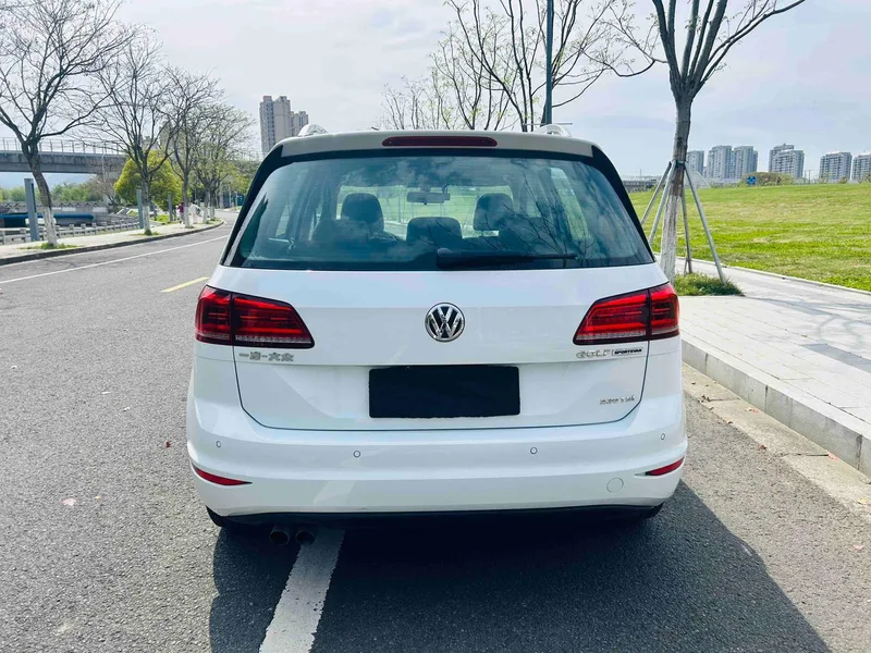 Volkswagen Golf Sportsvan 2018 230TSI automatic aggressive type exterior photo 6 Volkswagen Golf Sportsvan 2018 230TSI automatic aggressive type exterior photo 6