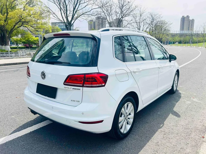 Volkswagen Golf Sportsvan 2018 230TSI automatic aggressive type interior photo 7 Volkswagen Golf Sportsvan 2018 230TSI automatic aggressive type interior photo 7