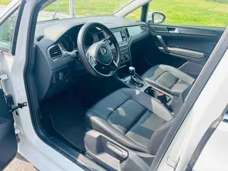 Volkswagen Golf Sportsvan 2018 230TSI automatic aggressive type interior photo 9 Volkswagen Golf Sportsvan 2018 230TSI automatic aggressive type interior photo 9