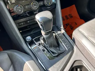 Volkswagen Tiguan L 2017 330TSI Automatic Two-Drive Deluxe Edition interior photo 10 Volkswagen Tiguan L 2017 330TSI Automatic Two-Drive Deluxe Edition interior photo 10