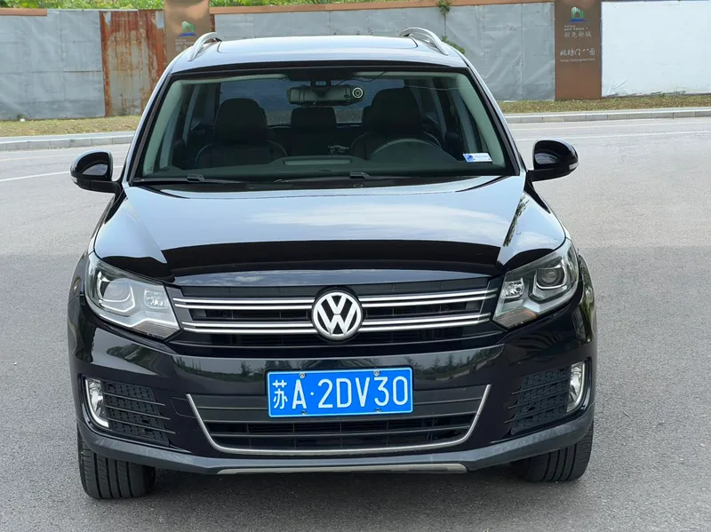 Volkswagen Tiguan 2015 1.8TSI Automatic two-drive luxury type exterior photo 2 Volkswagen Tiguan 2015 1.8TSI Automatic two-drive luxury type exterior photo 2