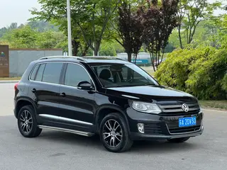 Volkswagen Tiguan 2015 1.8TSI Automatic two-drive luxury type exterior photo 3 Volkswagen Tiguan 2015 1.8TSI Automatic two-drive luxury type exterior photo 3