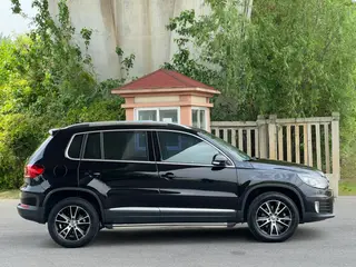 Volkswagen Tiguan 2015 1.8TSI Automatic two-drive luxury type exterior photo 4 Volkswagen Tiguan 2015 1.8TSI Automatic two-drive luxury type exterior photo 4