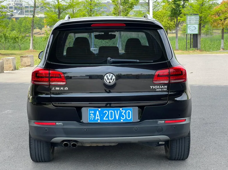 Volkswagen Tiguan 2015 1.8TSI Automatic two-drive luxury type exterior photo 6 Volkswagen Tiguan 2015 1.8TSI Automatic two-drive luxury type exterior photo 6