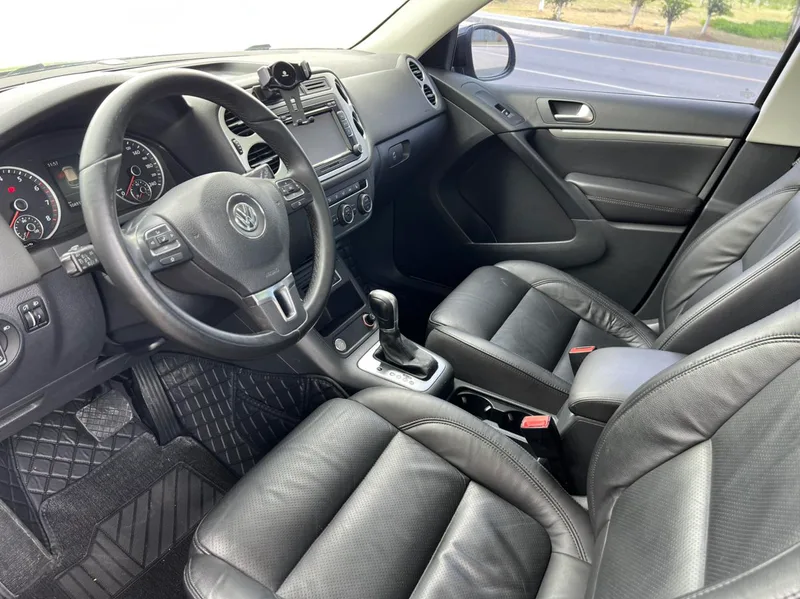Volkswagen Tiguan 2015 1.8TSI Automatic two-drive luxury type interior photo 10 Volkswagen Tiguan 2015 1.8TSI Automatic two-drive luxury type interior photo 10