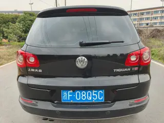Volkswagen Tiguan 2013 1.8TSI Automatic four-wheel drive comfort version exterior photo 5 Volkswagen Tiguan 2013 1.8TSI Automatic four-wheel drive comfort version exterior photo 5