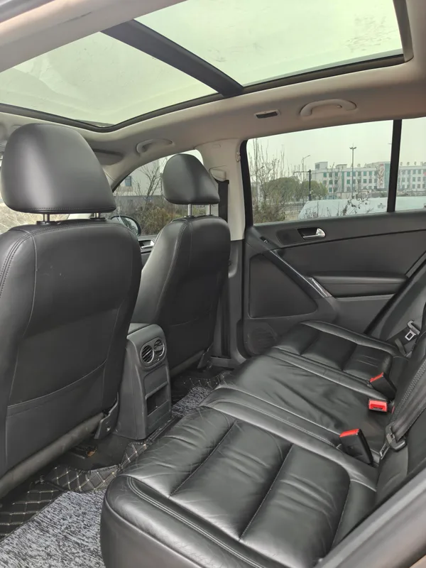 Volkswagen Tiguan 2013 1.8TSI Automatic four-wheel drive comfort version interior photo 9 Volkswagen Tiguan 2013 1.8TSI Automatic four-wheel drive comfort version interior photo 9