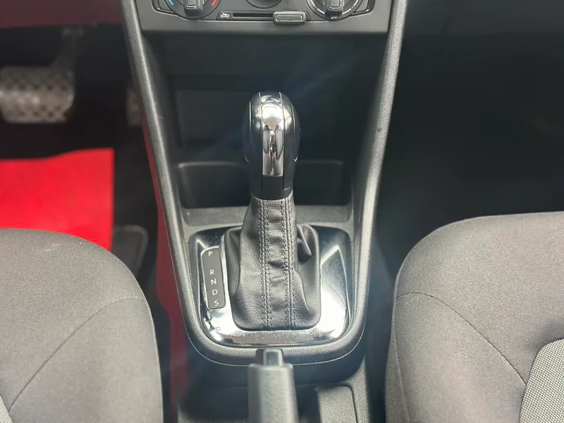Volkswagen Jetta 2015 1.6L Automatic fashion type interior photo 11 Volkswagen Jetta 2015 1.6L Automatic fashion type interior photo 11