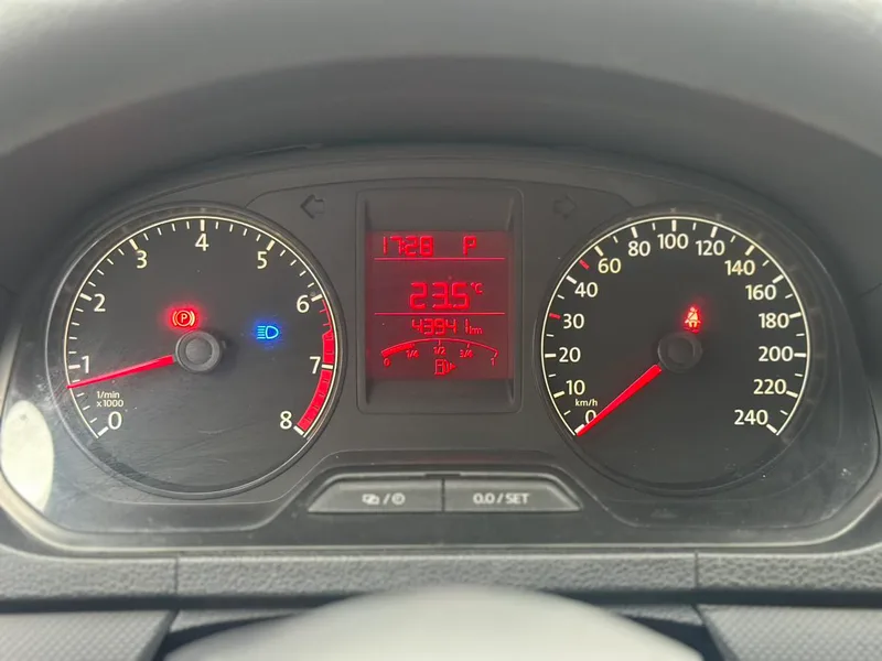 Volkswagen Jetta 2015 1.6L Automatic fashion type interior photo 12 Volkswagen Jetta 2015 1.6L Automatic fashion type interior photo 12