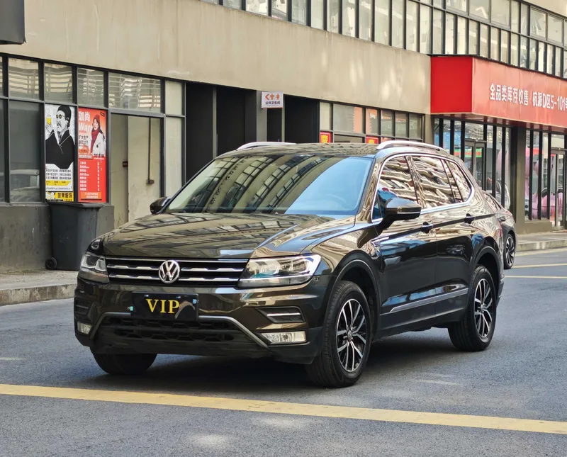 Volkswagen Tiguan L 2018 330TSI Automatic Two-Drive Deluxe Edition exterior photo 1 Volkswagen Tiguan L 2018 330TSI Automatic Two-Drive Deluxe Edition exterior photo 1