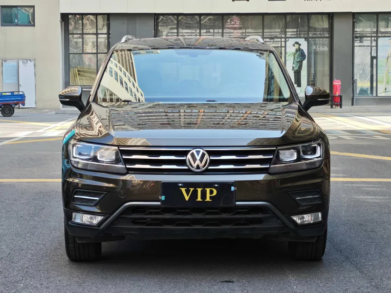 Volkswagen Tiguan L 2018 330TSI Automatic Two-Drive Deluxe Edition exterior photo 2 Volkswagen Tiguan L 2018 330TSI Automatic Two-Drive Deluxe Edition exterior photo 2