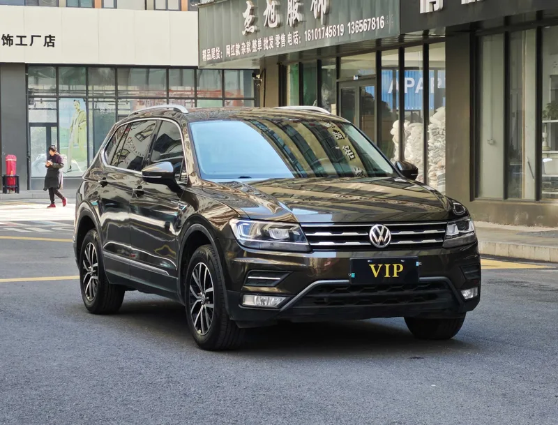 Volkswagen Tiguan L 2018 330TSI Automatic Two-Drive Deluxe Edition exterior photo 3 Volkswagen Tiguan L 2018 330TSI Automatic Two-Drive Deluxe Edition exterior photo 3
