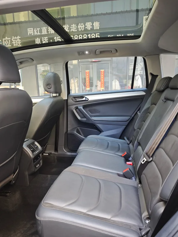 Volkswagen Tiguan L 2018 330TSI Automatic Two-Drive Deluxe Edition interior photo 6 Volkswagen Tiguan L 2018 330TSI Automatic Two-Drive Deluxe Edition interior photo 6