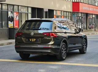 Volkswagen Tiguan L 2018 330TSI Automatic Two-Drive Deluxe Edition interior photo 9 Volkswagen Tiguan L 2018 330TSI Automatic Two-Drive Deluxe Edition interior photo 9