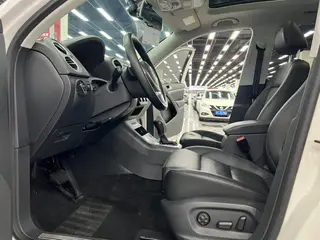 Volkswagen Tiguan 2015 1.8TSI Version confort automatique à deux roues motrices extérieur photo 5 Volkswagen Tiguan 2015 1.8TSI Version confort automatique à deux roues motrices extérieur photo 5