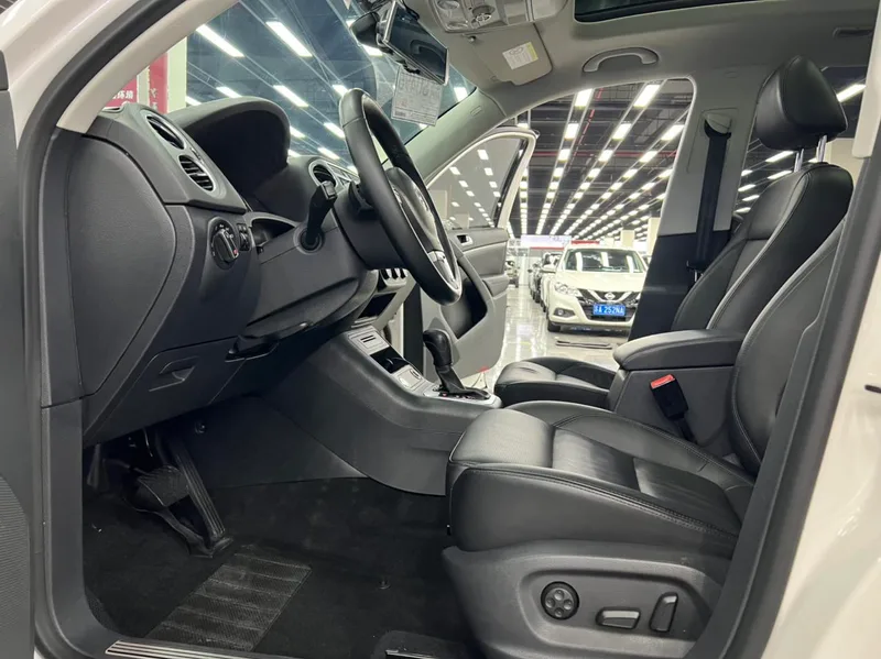 Volkswagen Tiguan 2015 1.8TSI Version confort automatique à deux roues motrices extérieur photo 5 Volkswagen Tiguan 2015 1.8TSI Version confort automatique à deux roues motrices extérieur photo 5