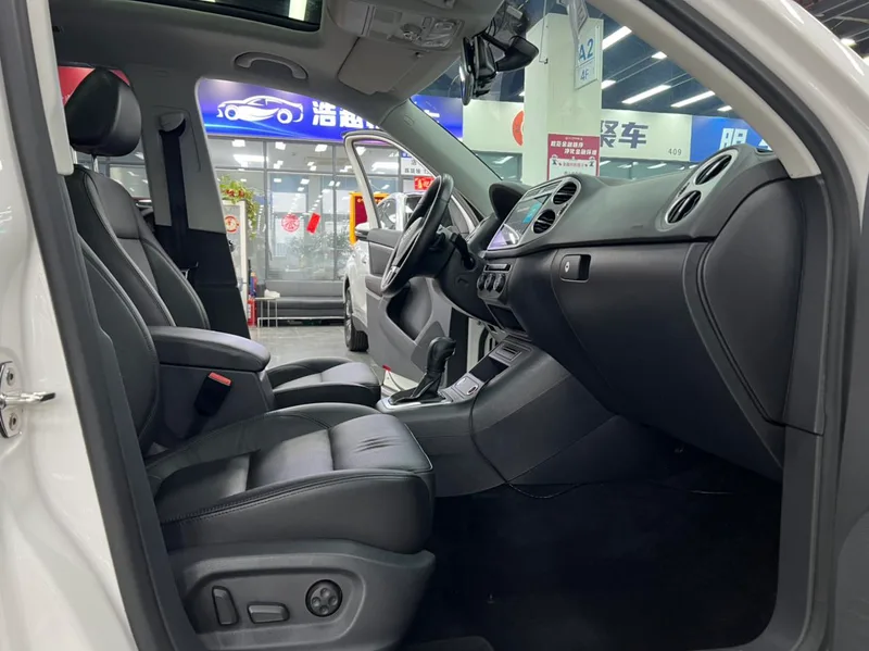 Volkswagen Tiguan 2015 1.8TSI Version confort automatique à deux roues motrices extérieur photo 6 Volkswagen Tiguan 2015 1.8TSI Version confort automatique à deux roues motrices extérieur photo 6
