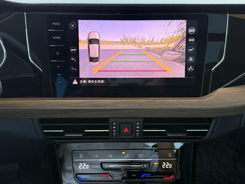 Volkswagen Passat 2021 330TSI Luxury Edition interior photo 9 Volkswagen Passat 2021 330TSI Luxury Edition interior photo 9