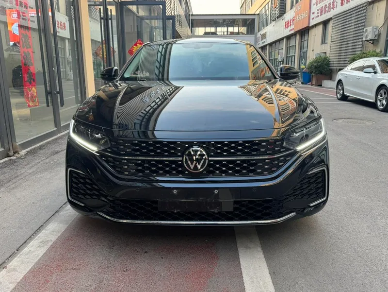 Volkswagen Passat 2025 Expart 380TSI Version dragon étoilé extérieur photo 2 Volkswagen Passat 2025 Expart 380TSI Version dragon étoilé extérieur photo 2