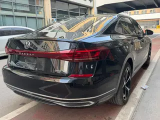 Volkswagen Passat 2025 Expart 380TSI Version dragon étoilé intérieur photo 9 Volkswagen Passat 2025 Expart 380TSI Version dragon étoilé intérieur photo 9